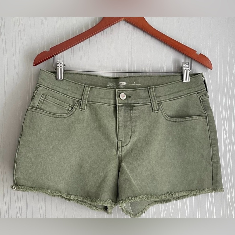 Old Navy Cutoff Denim Shorts -Size 6